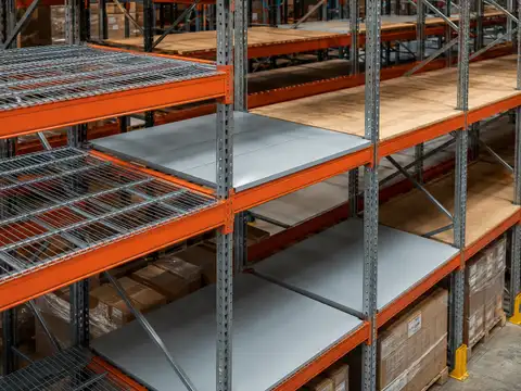 Wire mesh, steel and wood pallet rack decking types in warehouse racking